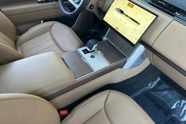 2026 Land Rover Range Rover P400 SE 7 Seat