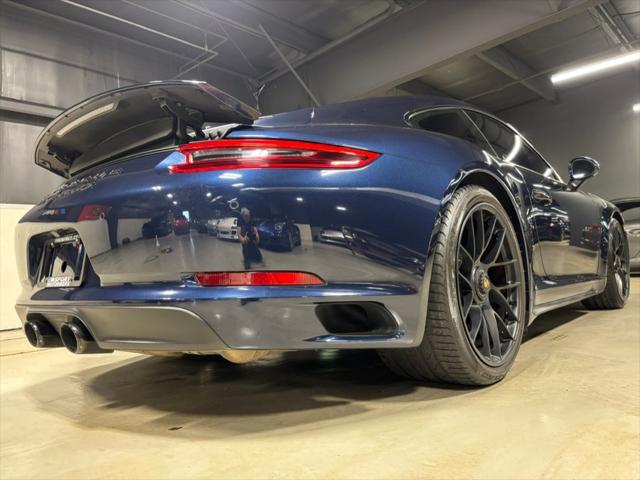 2019 Porsche 911 Carrera GTS