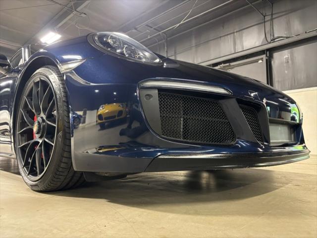 2019 Porsche 911 Carrera GTS