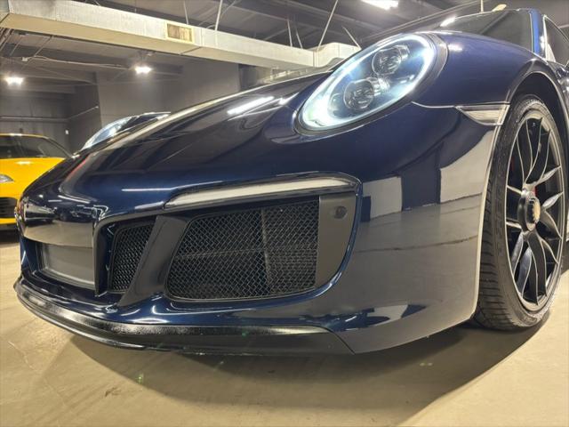 2019 Porsche 911 Carrera GTS