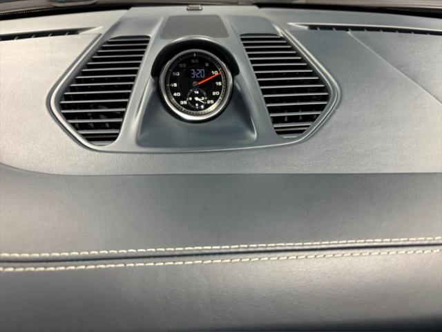 2019 Porsche 911 Carrera GTS