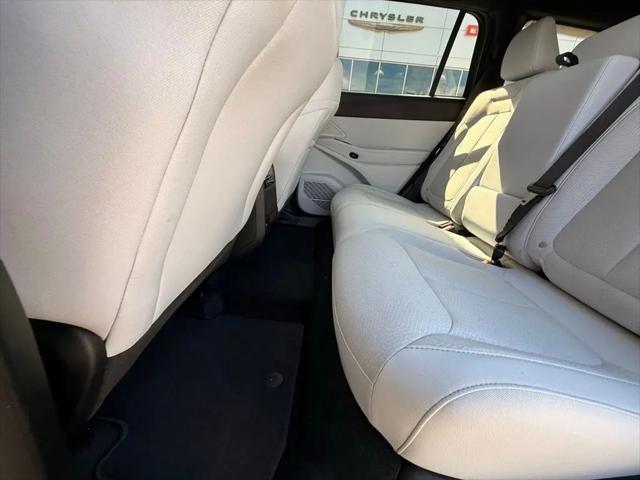 2026 Jeep Cherokee Laredo 4x4