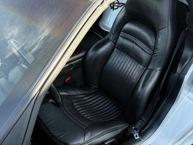 2001 Chevrolet Corvette Base