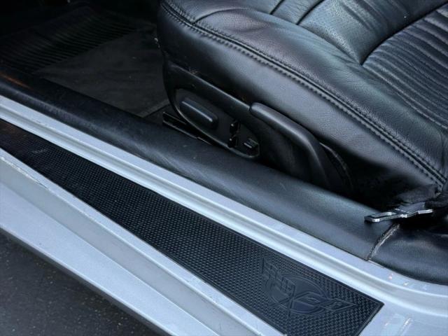 2001 Chevrolet Corvette Base