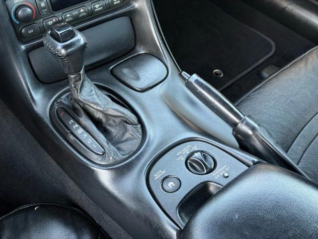 2001 Chevrolet Corvette Base