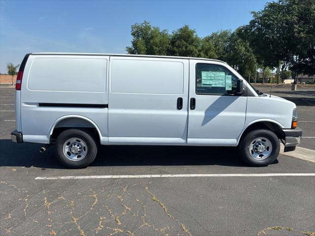 2026 Chevrolet Express Cargo Van 2500 Regular Wheelbase, WT, RWD