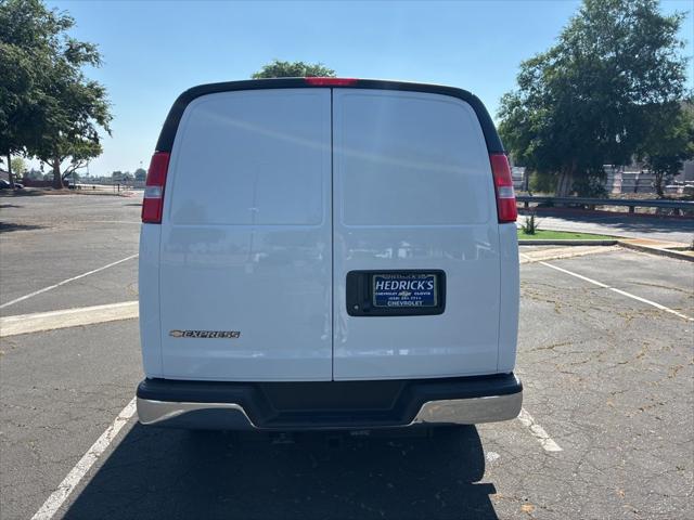2026 Chevrolet Express Cargo Van 2500 Regular Wheelbase, WT, RWD