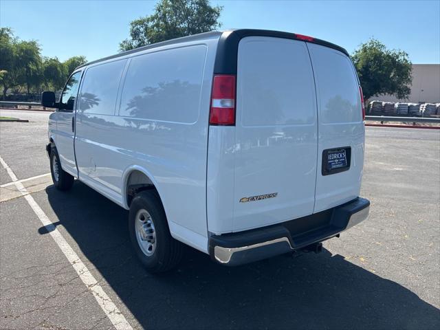 2026 Chevrolet Express Cargo Van 2500 Regular Wheelbase, WT, RWD