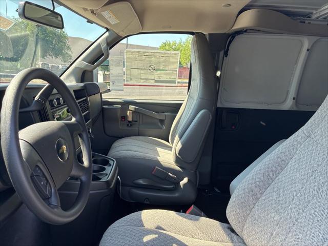 2026 Chevrolet Express Cargo Van 2500 Regular Wheelbase, WT, RWD