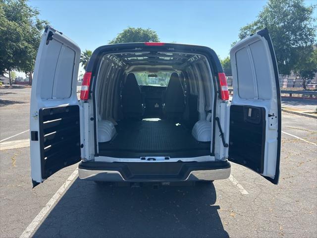 2026 Chevrolet Express Cargo Van 2500 Regular Wheelbase, WT, RWD
