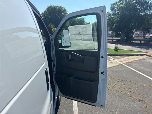 2026 Chevrolet Express Cargo Van 2500 Regular Wheelbase, WT, RWD
