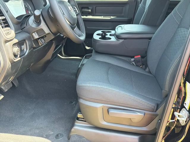 2026 Ram 2500 Black Express Crew Cab 4x4 64 Box