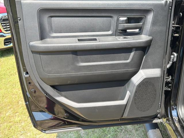 2026 Ram 2500 Black Express Crew Cab 4x4 64 Box