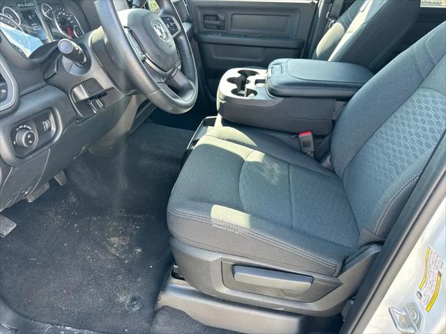 2026 Ram 2500 Black Express Crew Cab 4x4 64 Box