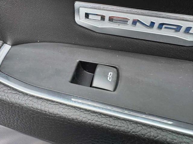 2022 GMC Sierra 1500 4WD Crew Cab Short Box Denali