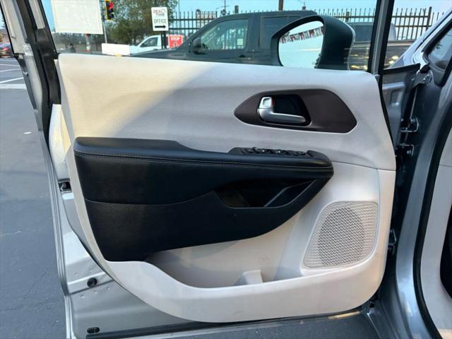 2021 Chrysler Voyager LXI