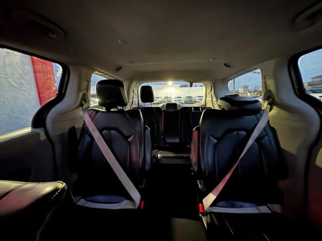 2021 Chrysler Voyager LXI