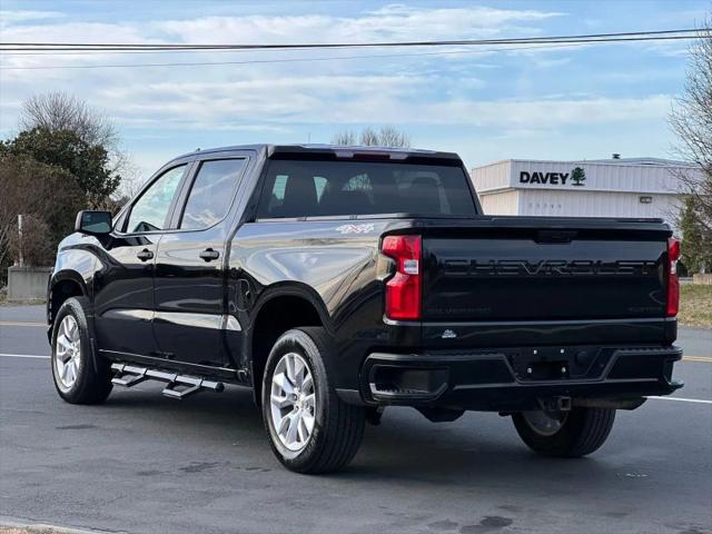 2021 Chevrolet Silverado 1500 4WD Crew Cab Short Bed Custom