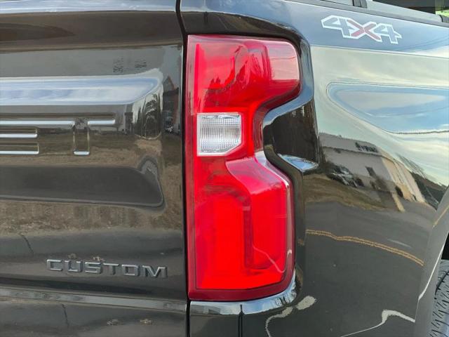 2021 Chevrolet Silverado 1500 4WD Crew Cab Short Bed Custom