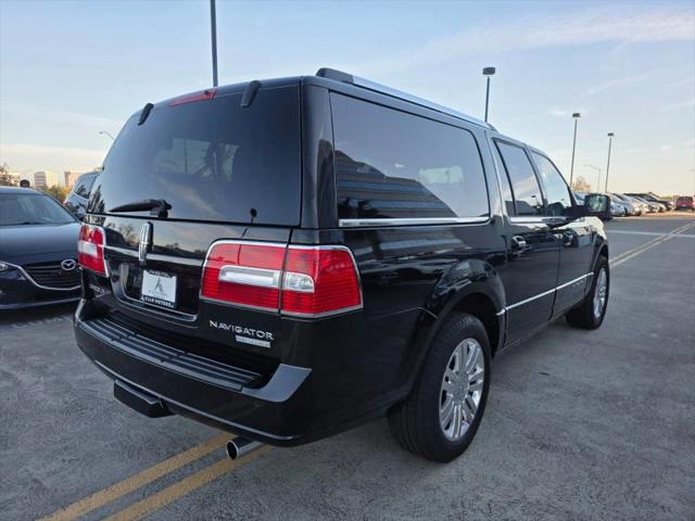 2012 Lincoln Navigator L Base