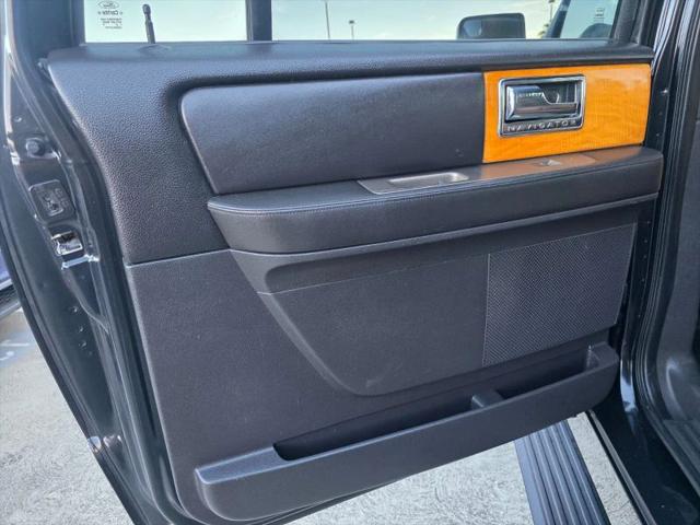 2012 Lincoln Navigator L Base