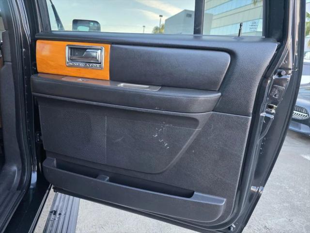 2012 Lincoln Navigator L Base