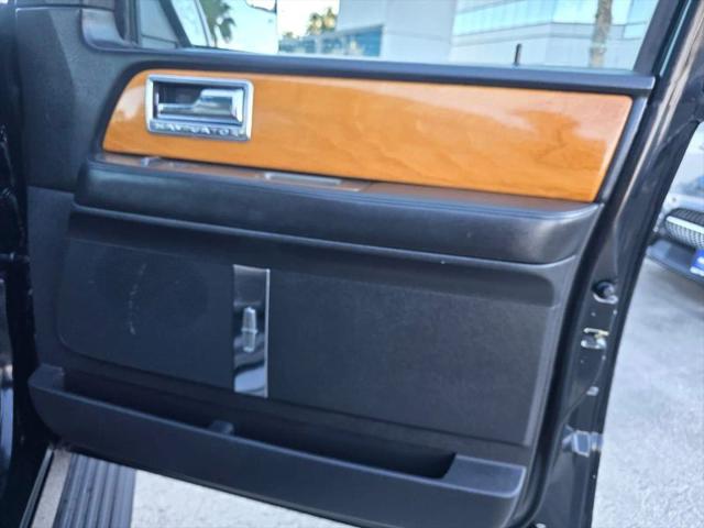 2012 Lincoln Navigator L Base