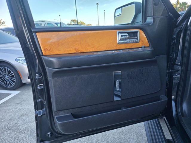 2012 Lincoln Navigator L Base
