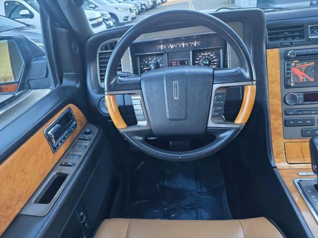 2012 Lincoln Navigator L Base