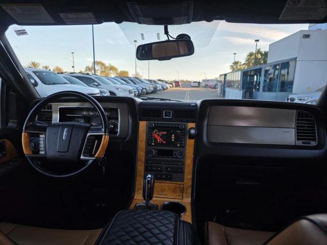 2012 Lincoln Navigator L Base