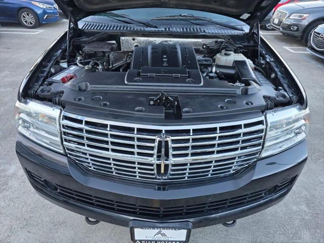 2012 Lincoln Navigator L Base