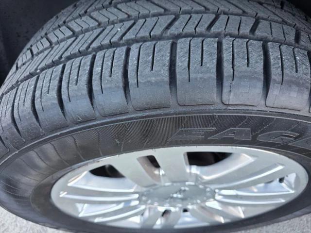 2012 Lincoln Navigator L Base