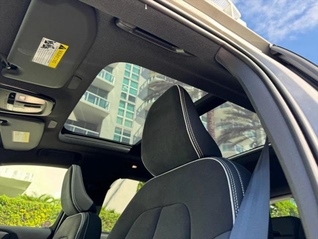 2025 Volvo XC40 B5 Plus Dark Theme