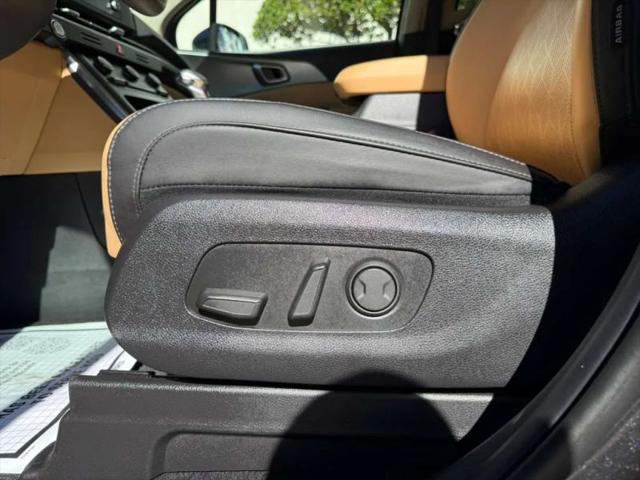 2024 Kia Carnival MPV LX Seat Package