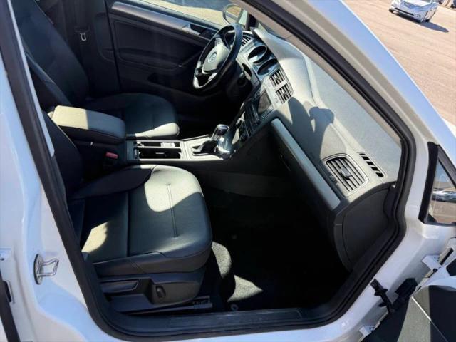 2015 Volkswagen e-Golf SEL Premium