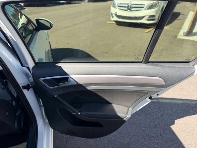 2015 Volkswagen e-Golf SEL Premium