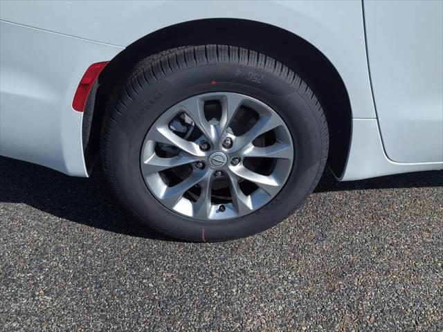 2026 Chrysler Pacifica Limited AWD