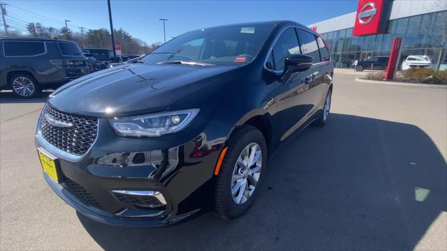 2026 Chrysler Pacifica Select AWD