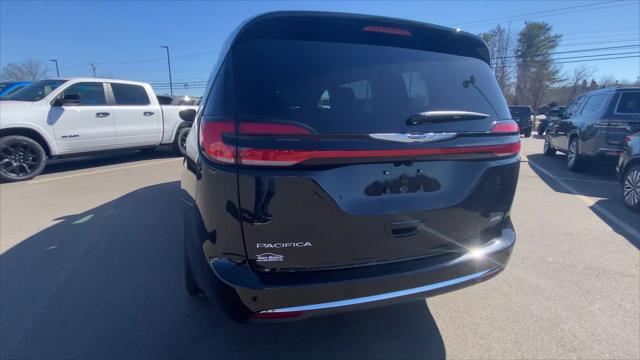 2026 Chrysler Pacifica Select AWD