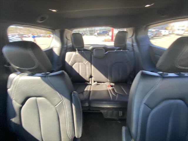 2026 Chrysler Pacifica Select AWD