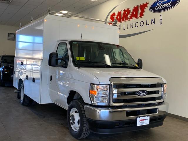 2027 Ford E-Series Cutaway E-350 SRW 138 WB