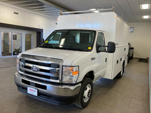 2027 Ford E-Series Cutaway E-350 SRW 138 WB