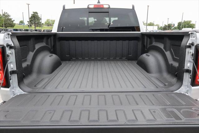 2026 Ram 1500 Express Crew Cab 4x4 57 Box
