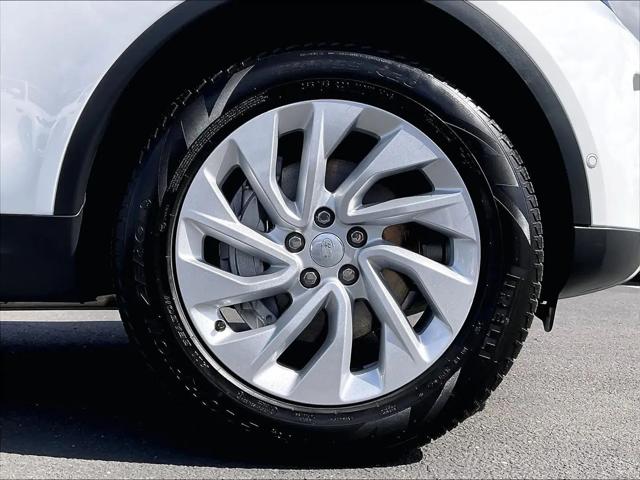 2025 Land Rover Discovery P300 S