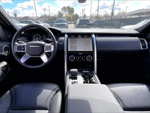 2025 Land Rover Discovery P300 S