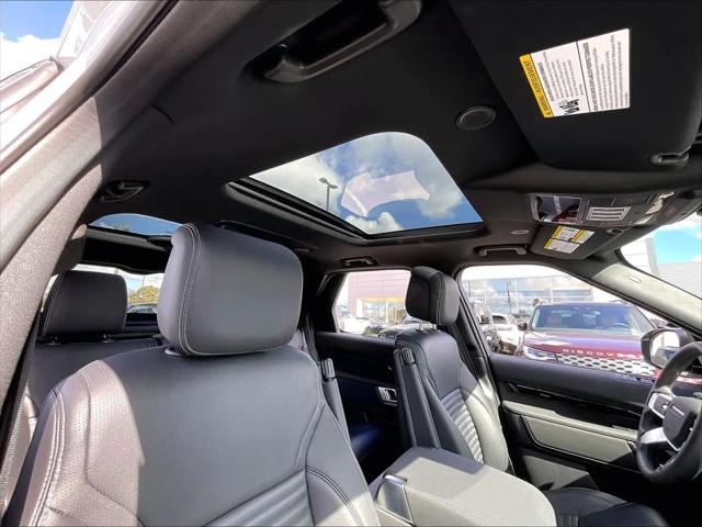 2025 Land Rover Discovery P300 S