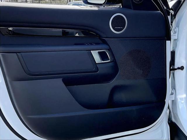 2025 Land Rover Discovery P300 S