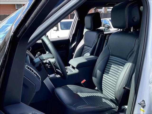 2025 Land Rover Discovery P300 S