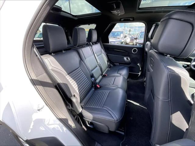 2025 Land Rover Discovery P300 S