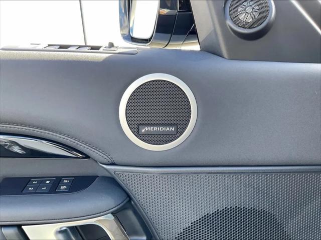 2025 Land Rover Discovery P300 S
